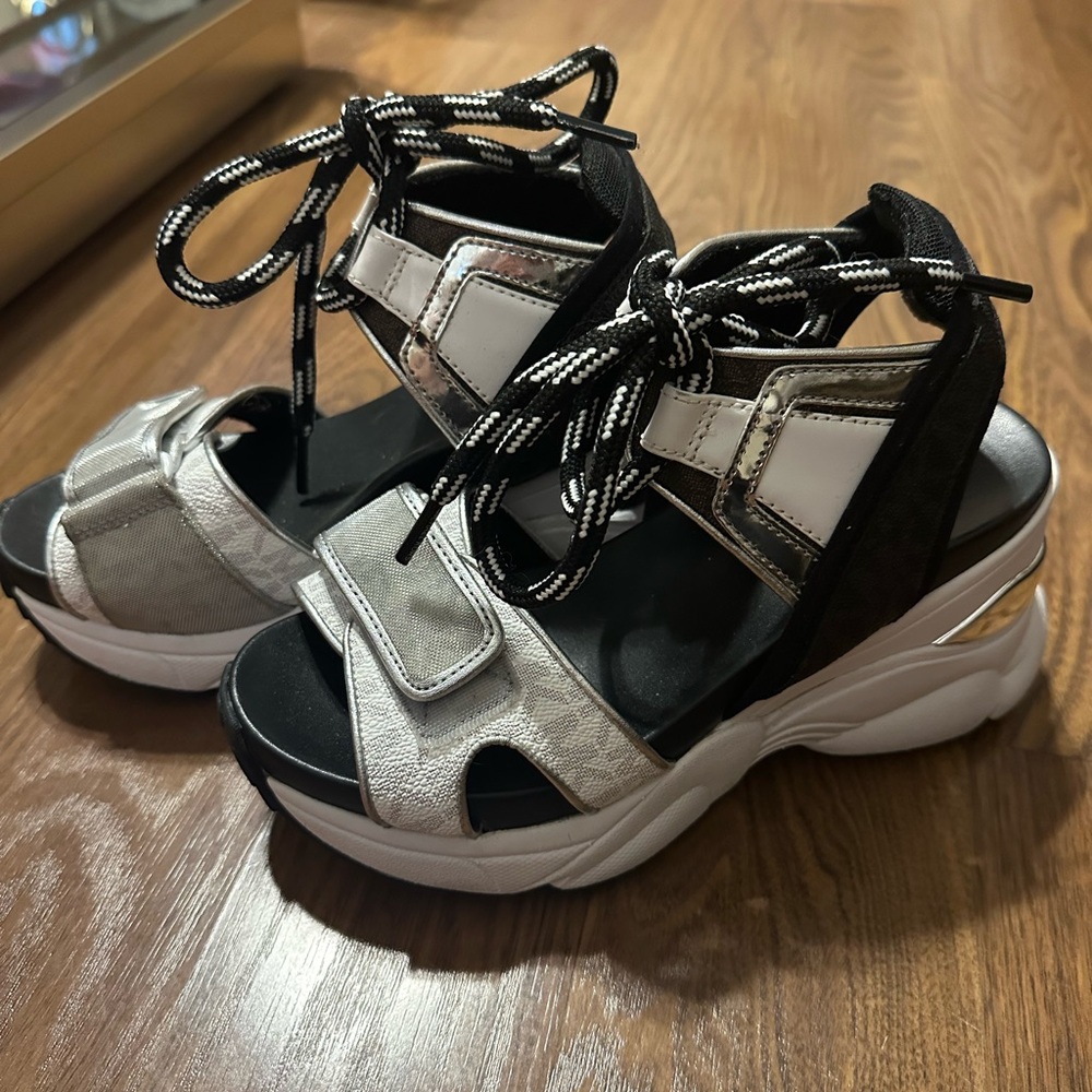 Michael Kors Irma Sandals size 5